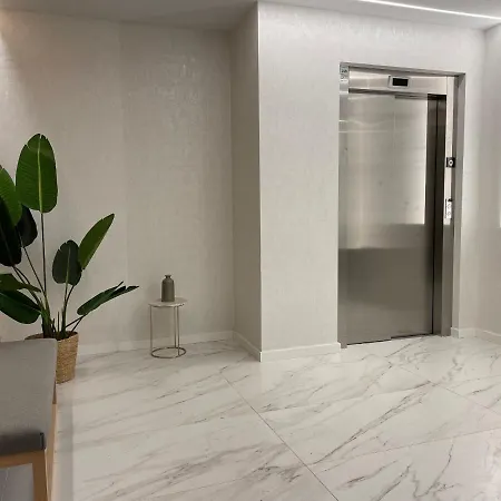 Gran Bilbao Xi With Parking By Aston *